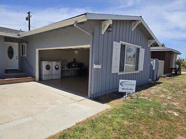 Foto del edificio - Fully Remolded Single Family Home in Garde...