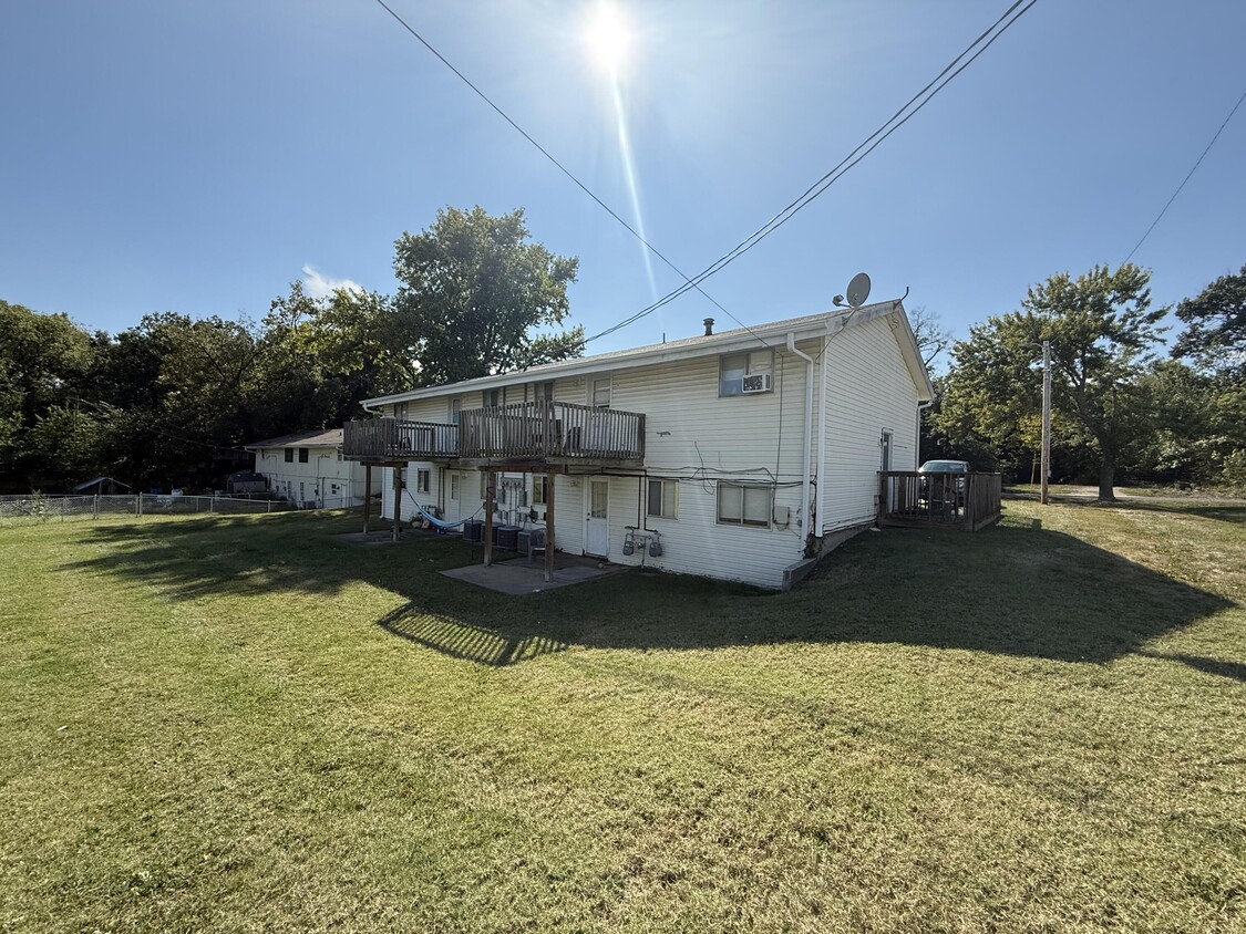 Building Photo - 7216 N Wade School Rd