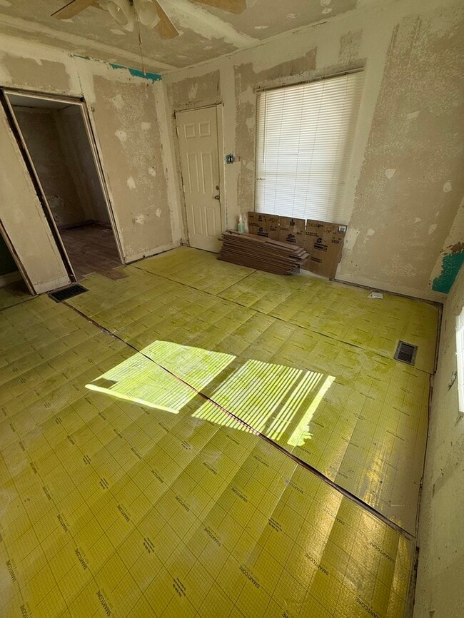 Building Photo - 3011 Myrtle Ave