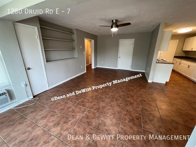 Building Photo - Creekside Apartments - 2/1 Clearwater - Fo...