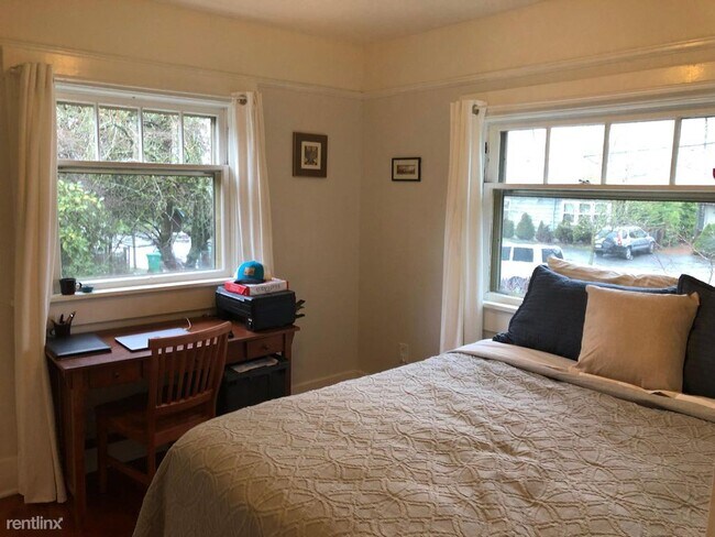 Foto del edificio - 2 br, 1 bath House - 6701 Northeast Garfie...