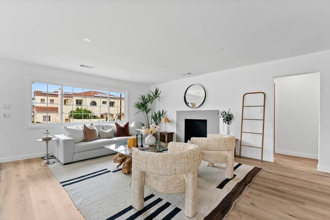 Foto del edificio - 5192 Orange Pl