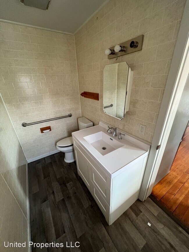 Foto del edificio - 3 br, 1.5 bath House - 618 8th St NW