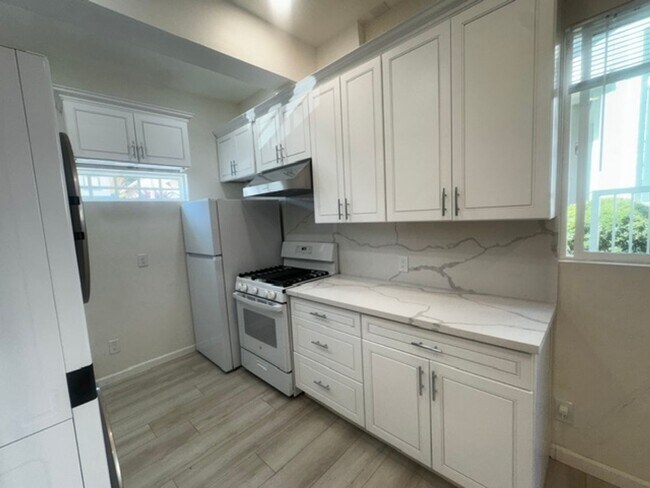 Foto del edificio - Brand new 2 bedroom ADU in gated area of Thousand Oaks