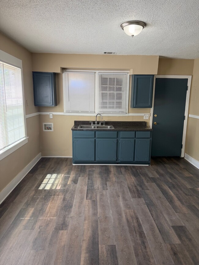 Building Photo - 2634 Browning Ave