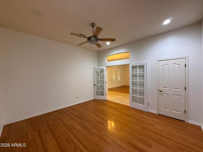 Building Photo - 101 S Presidio Dr