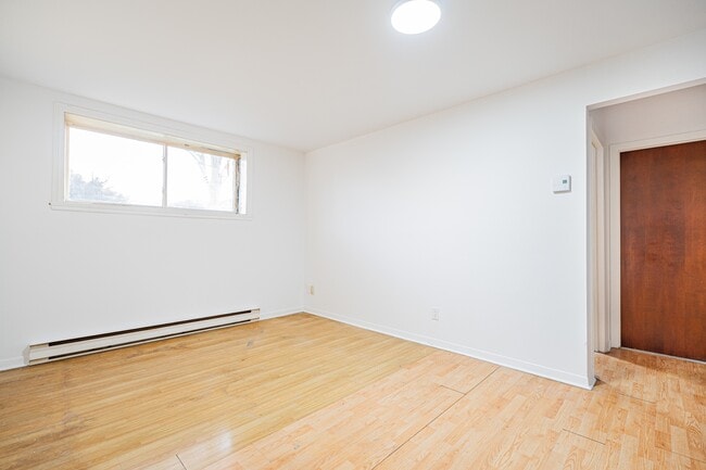 Building Photo - 72 Rue de la Visitation