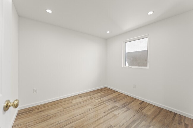 Foto del edificio - 923 1/2 N Avenue 50