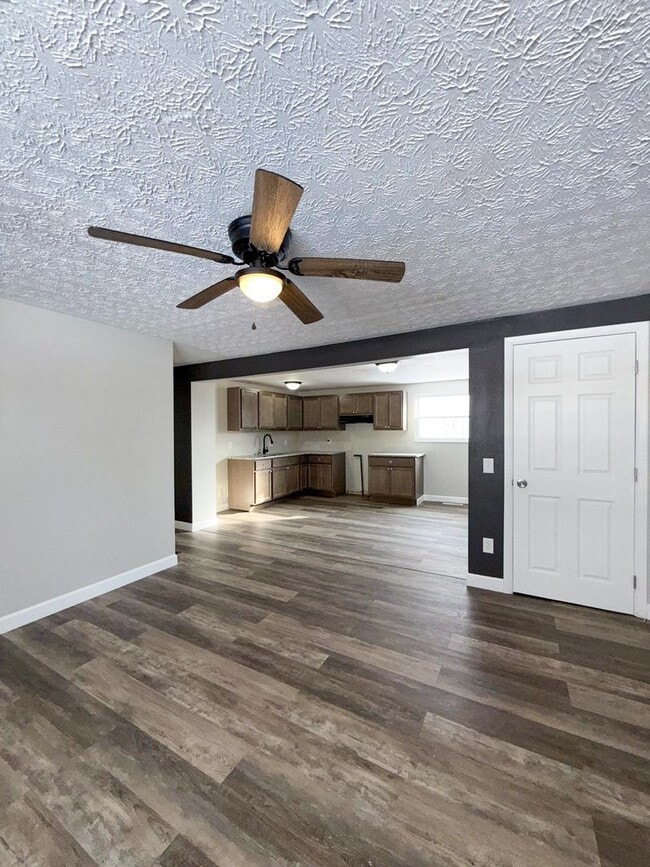 Building Photo - Newly Renovated 3BR Home on a Quiet Cul-de-Sac | Spacious Yard & Basement