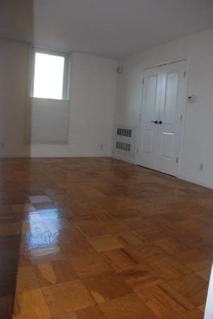 Primary Photo - 77 Pond Ave