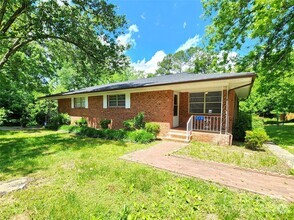 Building Photo - 210 N Salisbury Ave