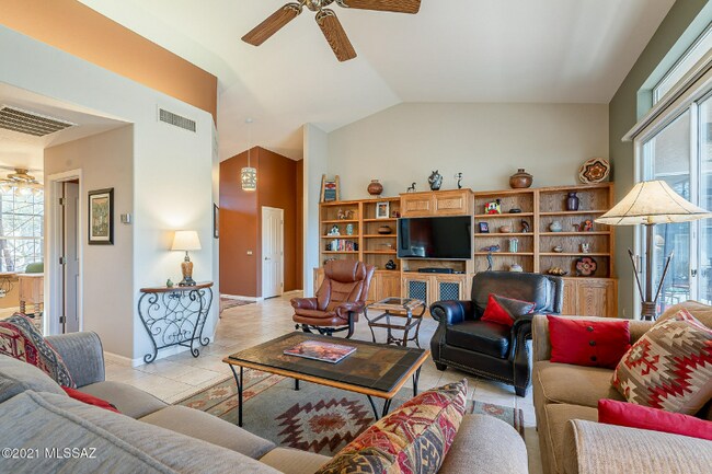 Building Photo - 38355 S Golf Course Dr