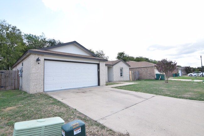Building Photo - 1813 Liberty Hill Dr