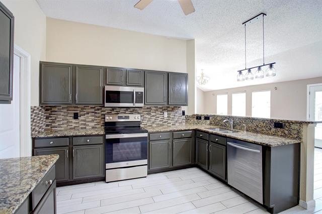Foto del edificio - 10313 Black Forest Ct