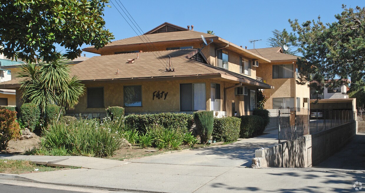 Primary Photo - 50 S Meridith Ave