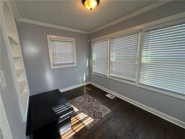 Foto del edificio - 1514 Joseph E. Boone Blvd NW