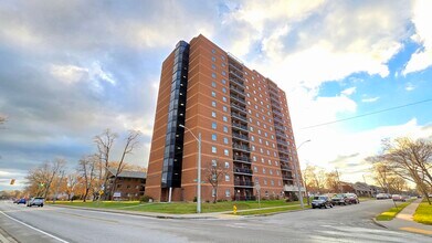 Building Photo - 140 Bridge Ave