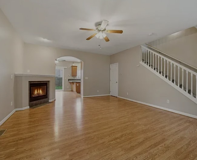 Building Photo - Camas 4 Bedroom Home with Central AC, Fireplace & Fenced Yard Near Downtown!