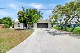 Building Photo - 1180 Palmetto Dr