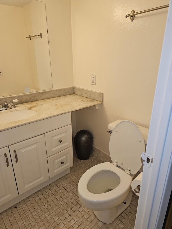 Building Photo - 2750 NE 183rd St