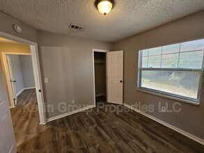 Building Photo - 1041 N Brunnell Pkwy