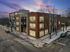 Building Photo - 6246 N Pulaski Rd