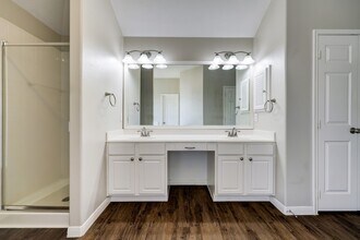 Building Photo - 6834 Silver Shores Ln