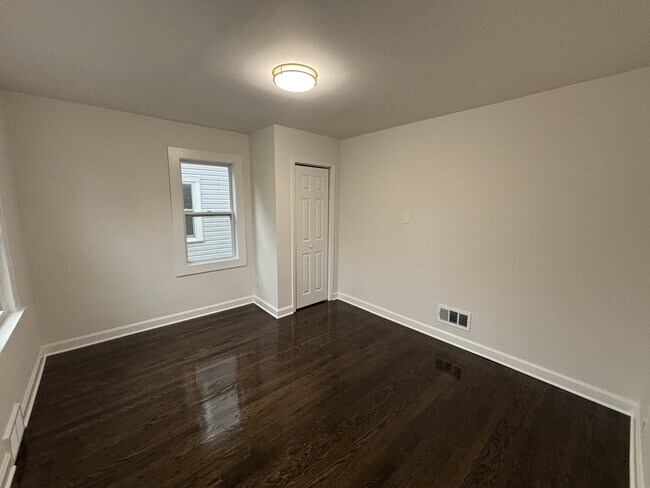 Foto del edificio - 4800 Monroe St