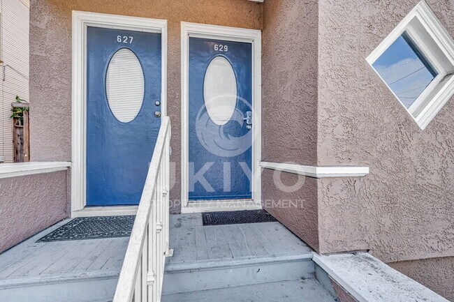 Building Photo - 629 55th St