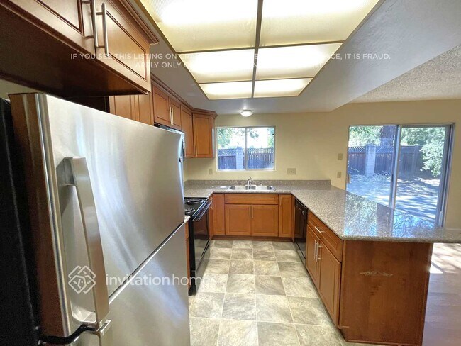 Foto del edificio - 78 Longview Dr