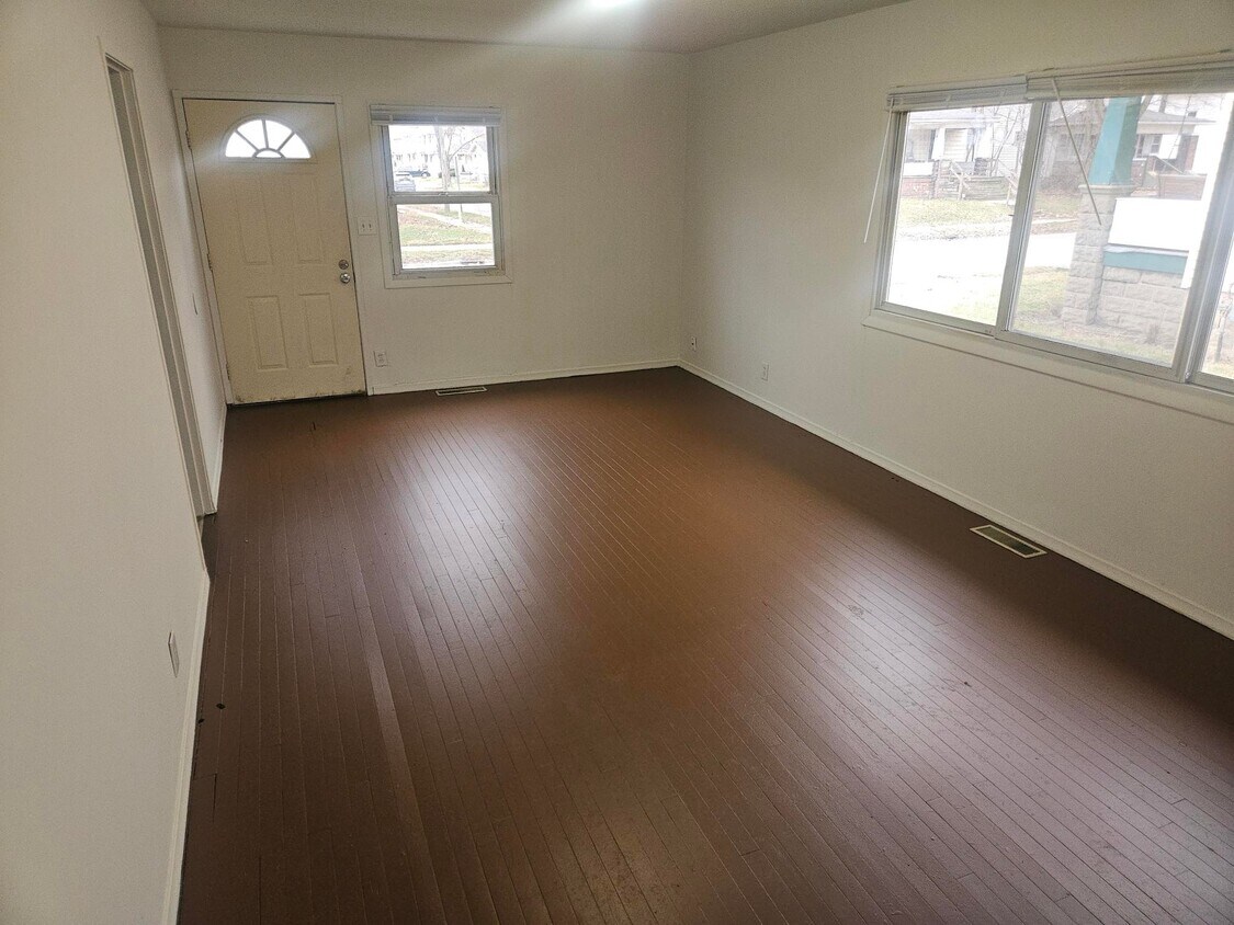 Foto del edificio - 680 N McDonel St