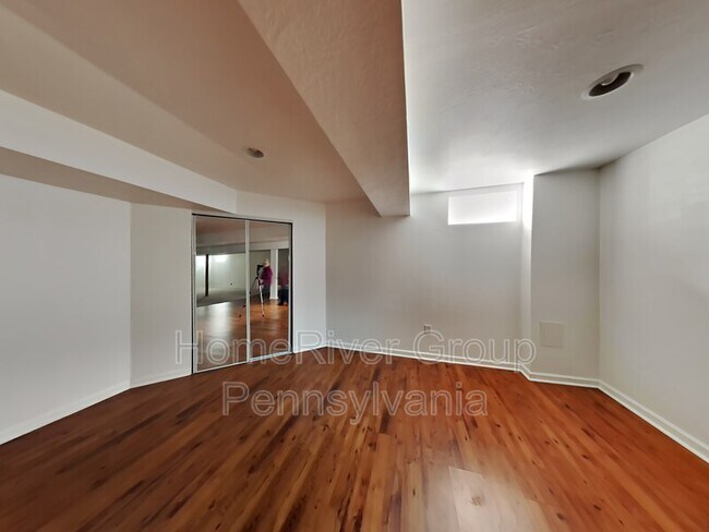 Foto del edificio - 145 Tanglewood Dr