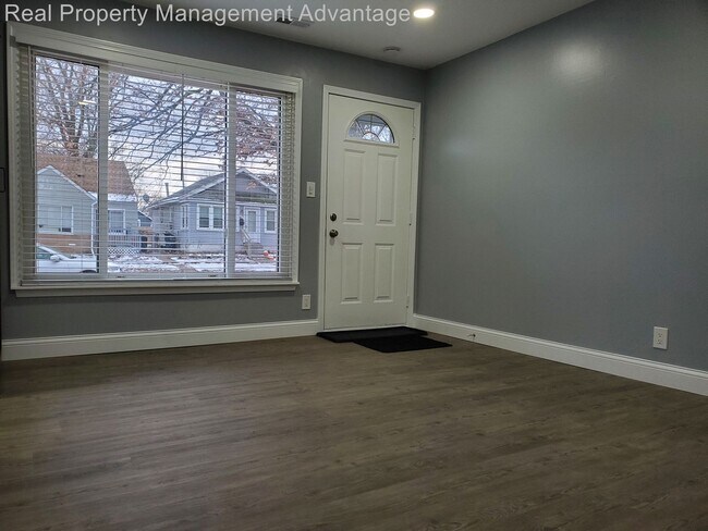 Building Photo - All New Everything In This Contemporary Mi...