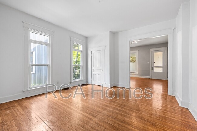 Foto del edificio - 1229 Pleasant St
