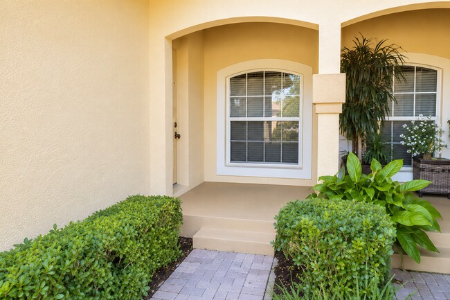Foto del edificio - 8361 Miramar Way