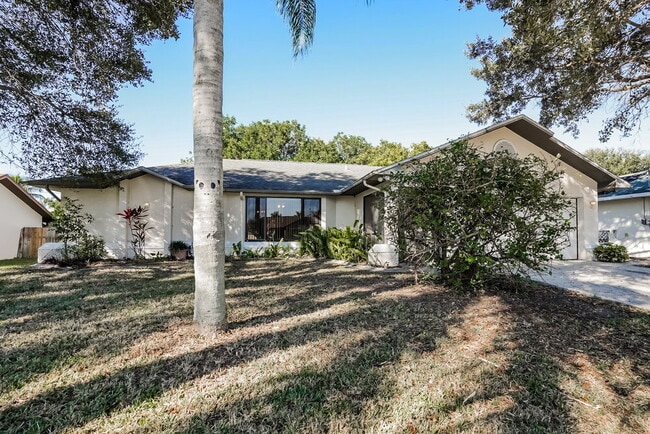 Building Photo - 2126 SW 14th Ave