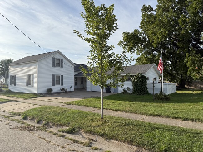 Building Photo - 620 Woodard Ave