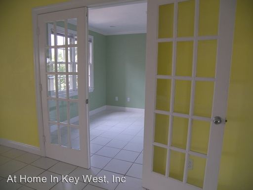 Building Photo - 60 Golf Club Dr