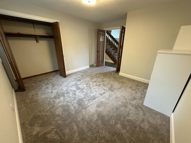 Building Photo - 1009 Stanford Dr