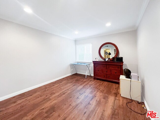 Foto del edificio - 18645 Hatteras St