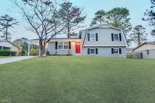 Foto del edificio - 2205 Rochelle Way SW