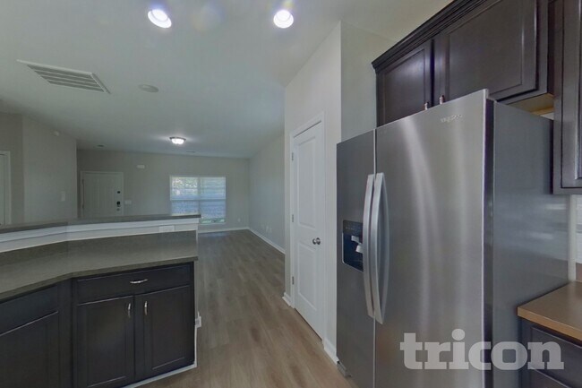 Foto del edificio - 539 Branch Wood Dr