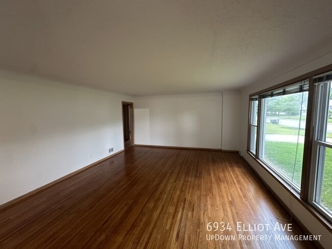 Building Photo - 6934 Elliot Ave