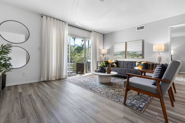 Building Photo - Breezes at Palm Aire
