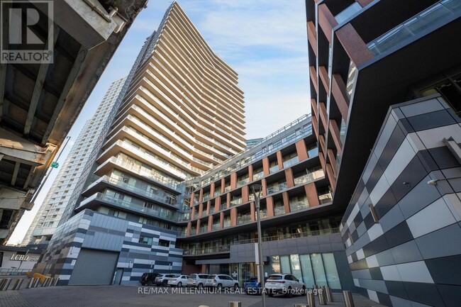 Building Photo - 20 Bruyeres Mews