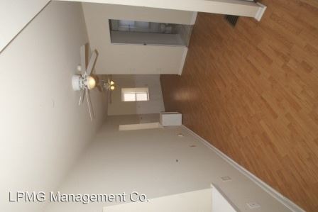 Building Photo - 2435 Grays Ferry Ave