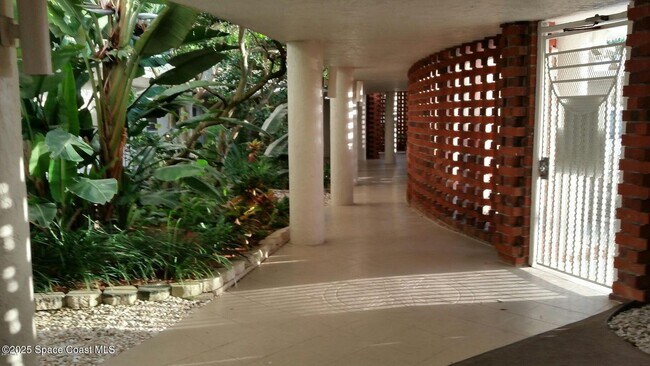 Foto del edificio - 2225 Jimmy Buffett Mem Hwy