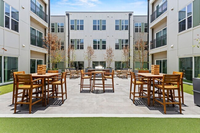 Foto del edificio - 596 W 9th St