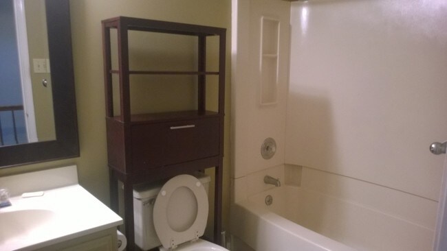 Foto del edificio - 811 Highland Ave