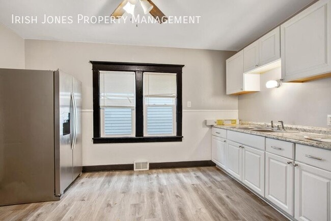 Foto del edificio - 128 Crowley Ave